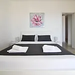 Apartment Deluxe Villa Carlotta